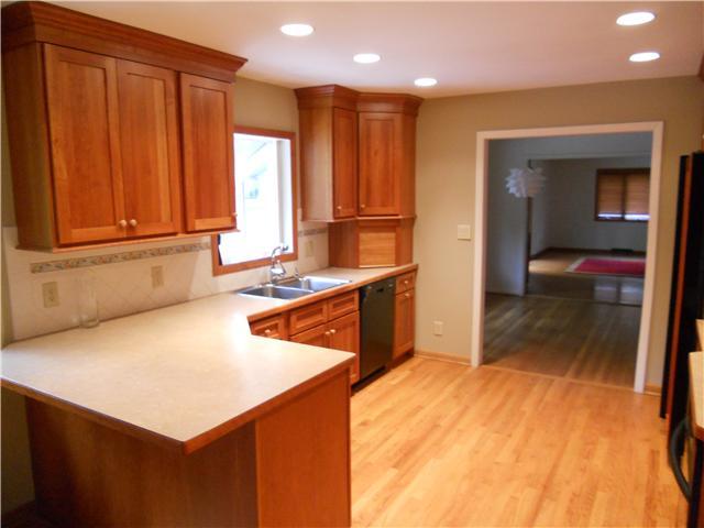 2412 Lytham Road Columbus, OH 43220 - Photo 8 of 25