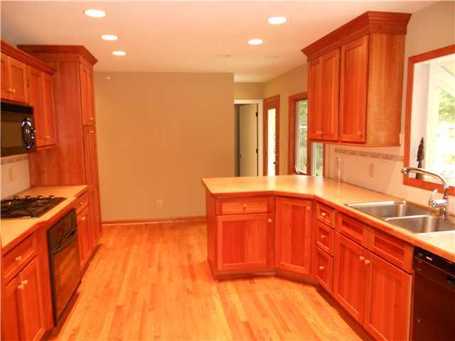 2412 Lytham Road Columbus, OH 43220 - Photo 9 of 25