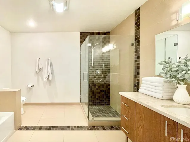 $5,250 | 1151 Sutter Street, Unit 202, San Francisco, CA 94109