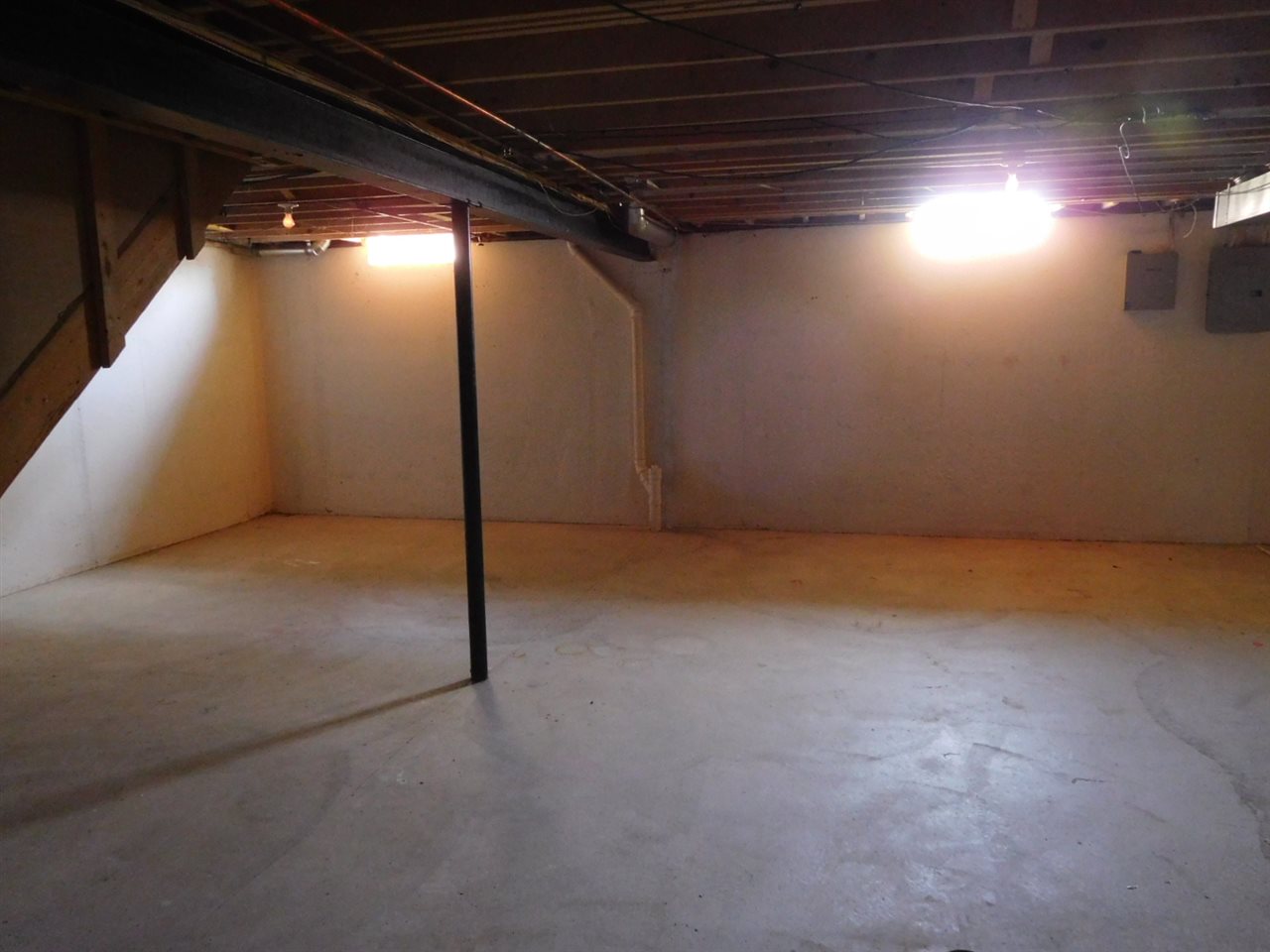 13194 East 13 Mile Road Warren, MI 48088 - Photo 12 of 23 50001277-11.JPG
