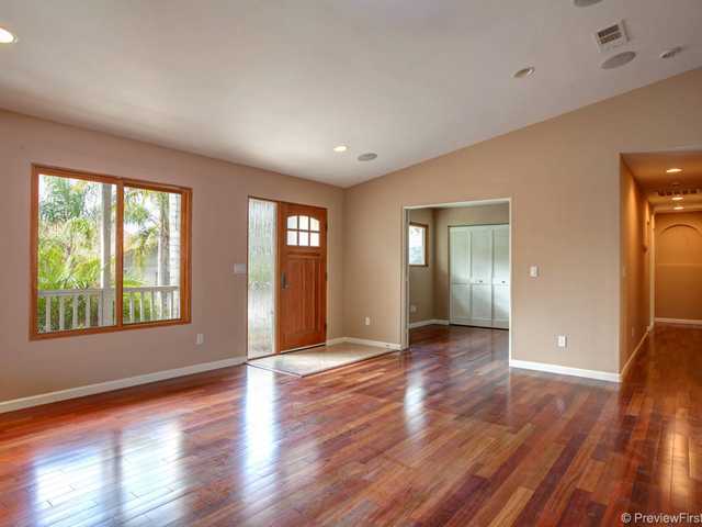 313 South Rios Avenue Solana Beach, CA 92075 - Photo 4 of 25 Gallery Image 4