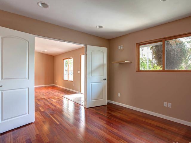 313 South Rios Avenue Solana Beach, CA 92075 - Photo 5 of 25 Gallery Image 5