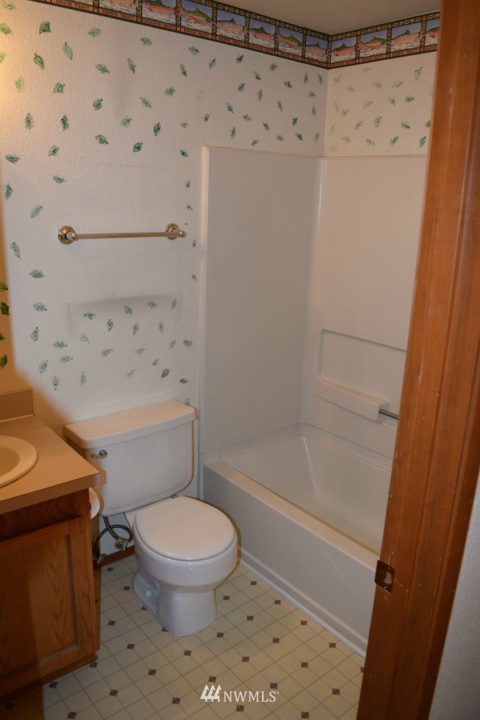 18910 Bothell Everett Highway, Unit H4 Bothell, WA 98012 - Photo 9 of 12 Gallery Image 9
