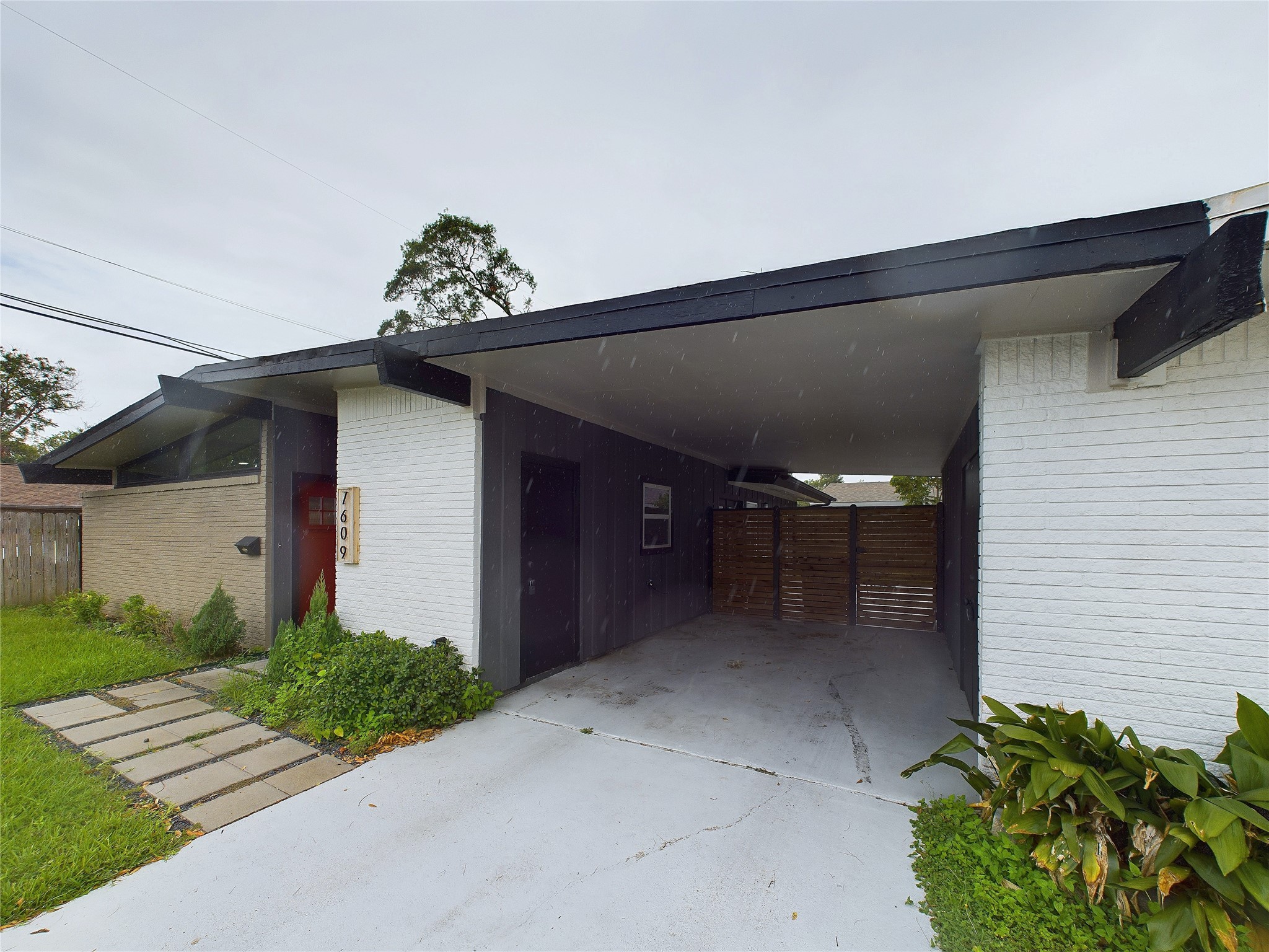 Welcome to 76090 Amelia perfectly placed to call home.