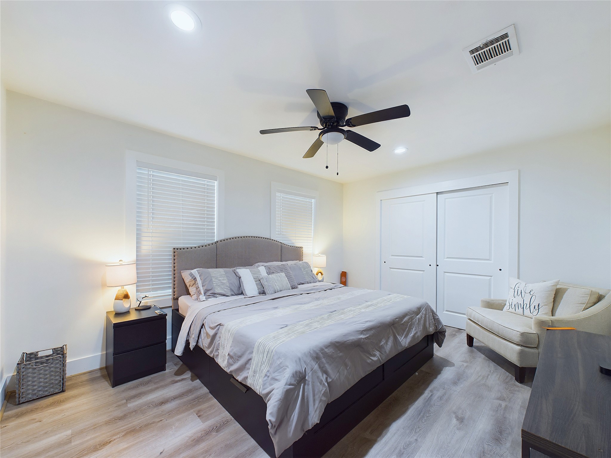 7609 Amelia Road Houston, TX 77055 - Photo 14 of 29