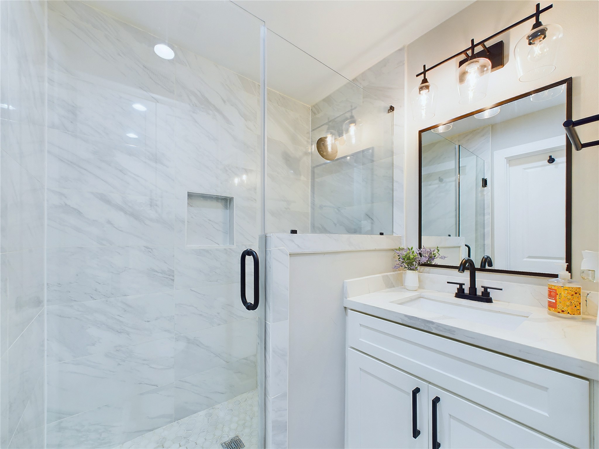 7609 Amelia Road Houston, TX 77055 - Photo 20 of 29