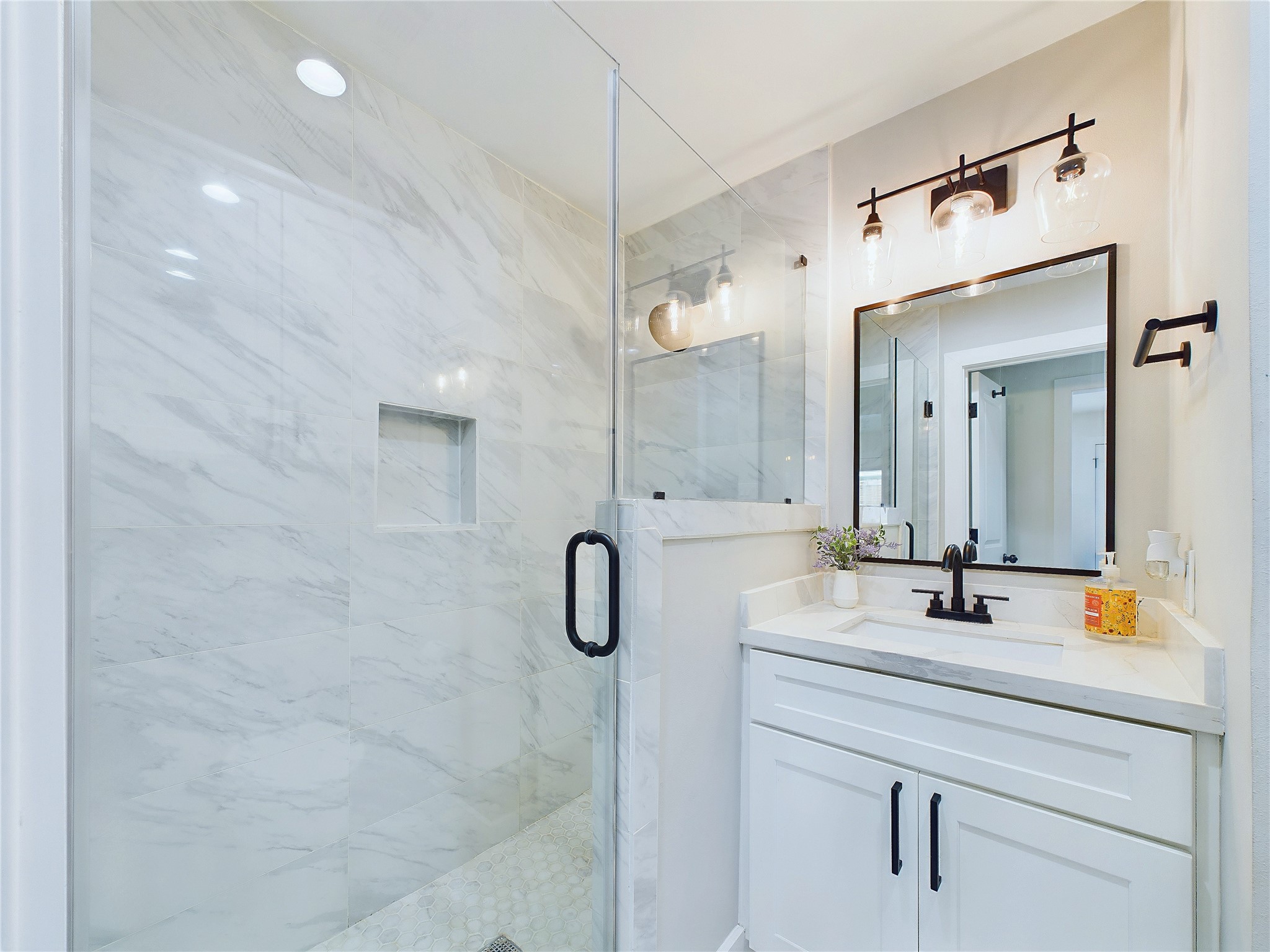 7609 Amelia Road Houston, TX 77055 - Photo 22 of 29