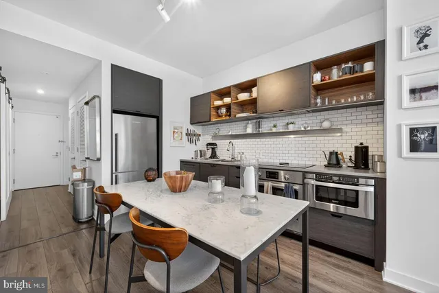 $2,975 | 2030 8th Street Northwest, Unit 507, Washington, DC 20001