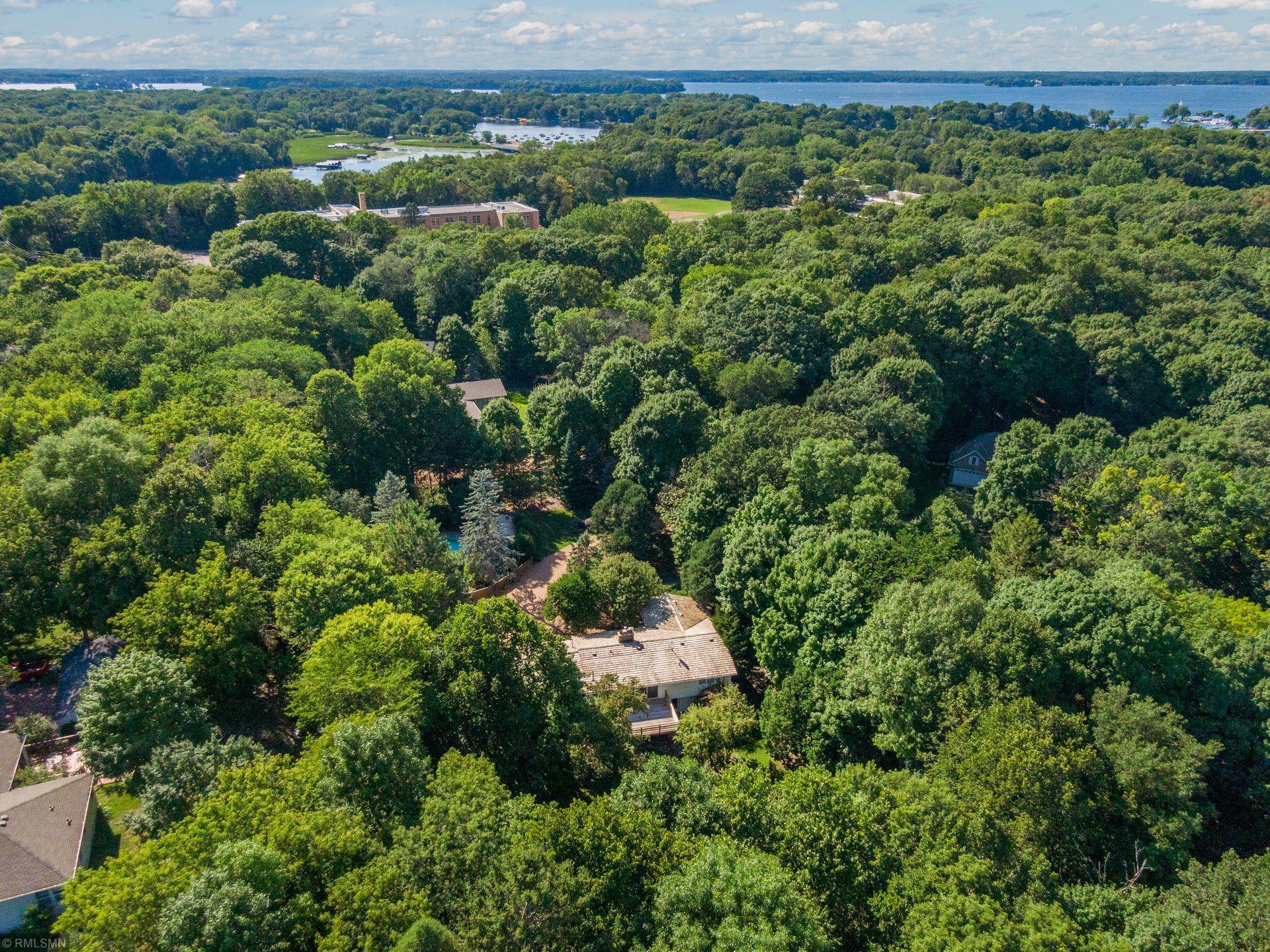 18955 Maple Lane Excelsior, MN 55331 - Photo 29 of 32 Gallery Image 29