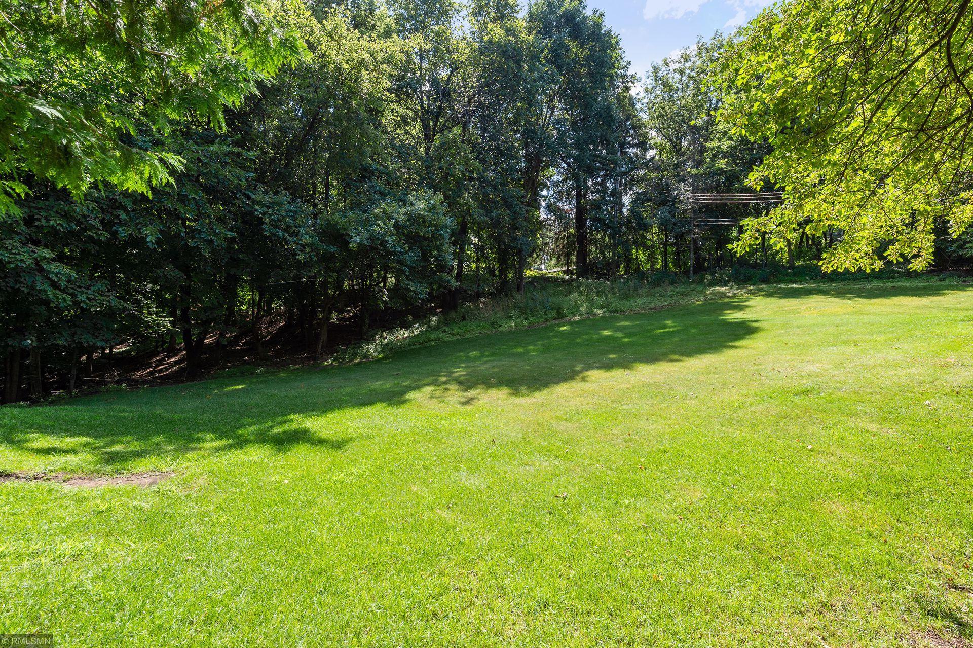 18955 Maple Lane Excelsior, MN 55331 - Photo 7 of 32 Gallery Image 7