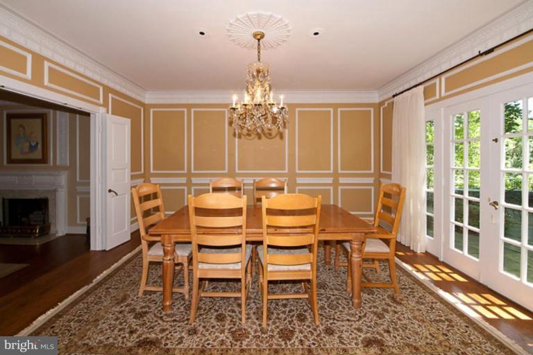 12002 River Road Potomac, MD 20854 - Photo 11 of 30 Dining Room
