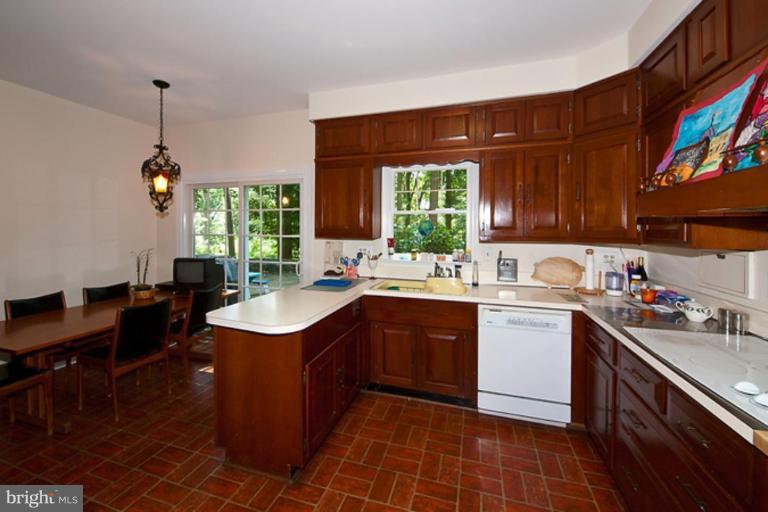 12002 River Road Potomac, MD 20854 - Photo 14 of 30 Kitchen #2