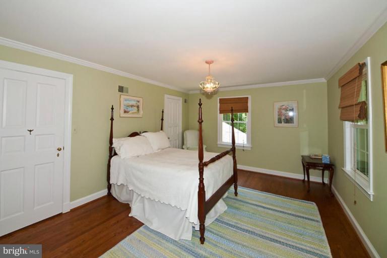 12002 River Road Potomac, MD 20854 - Photo 22 of 30 Bedroom #1