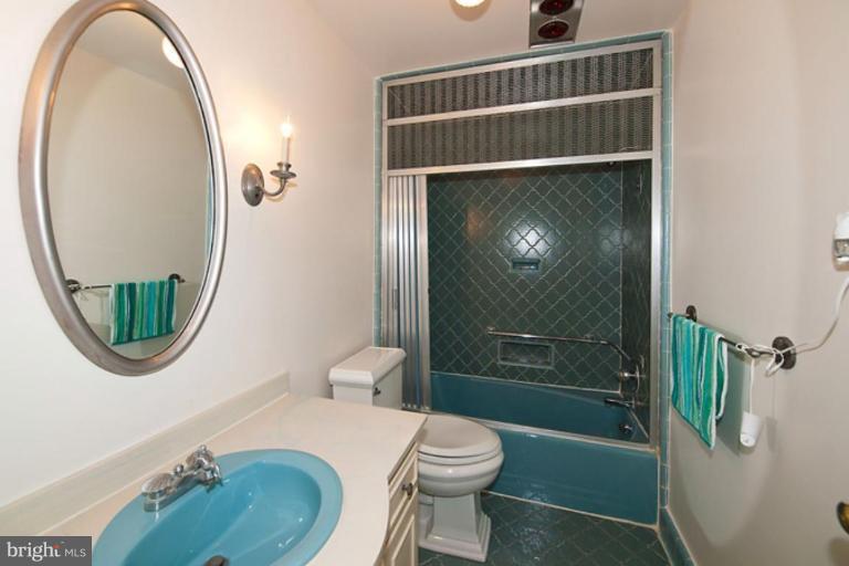 12002 River Road Potomac, MD 20854 - Photo 25 of 30 Bath #1