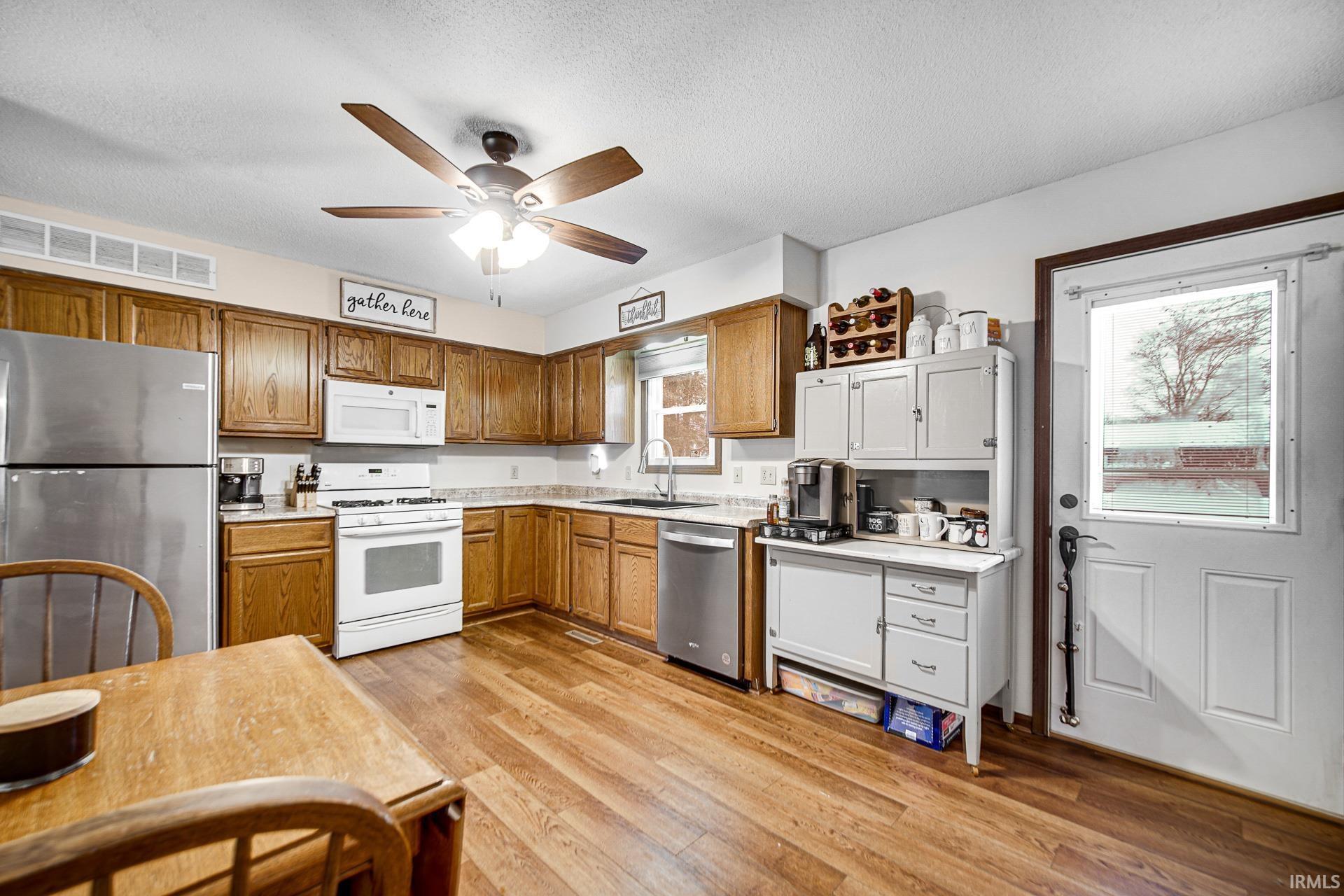 945 West Sanford Drive Rochester, IN 46975 - Photo 15 of 17