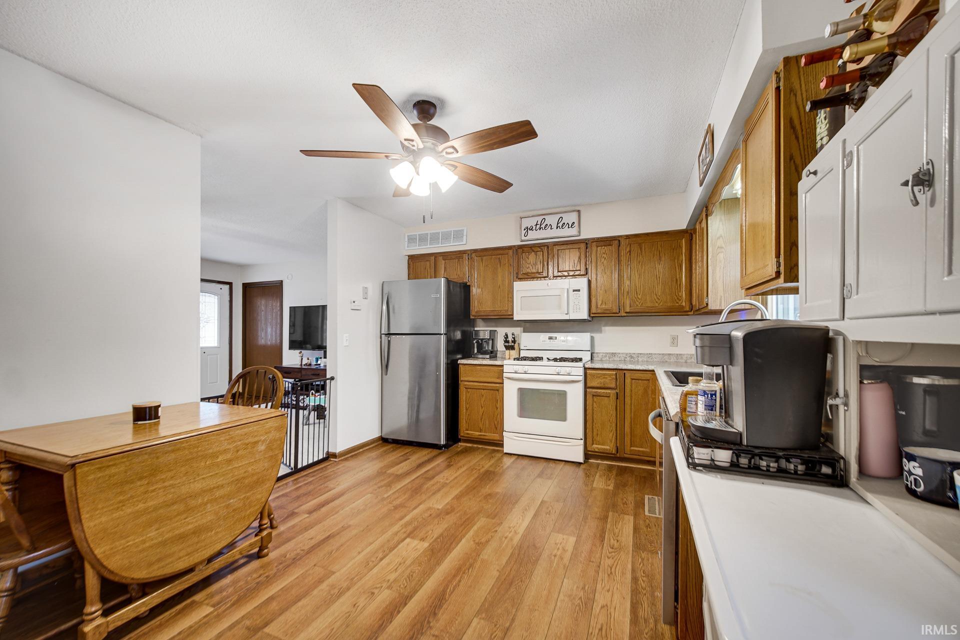 945 West Sanford Drive Rochester, IN 46975 - Photo 3 of 17