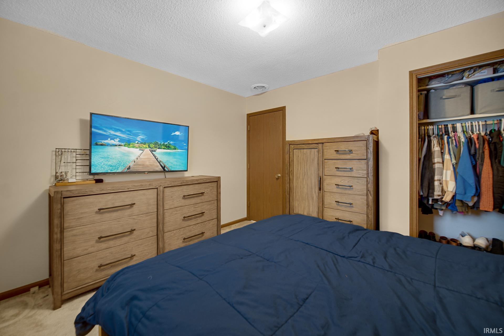 945 West Sanford Drive Rochester, IN 46975 - Photo 7 of 17