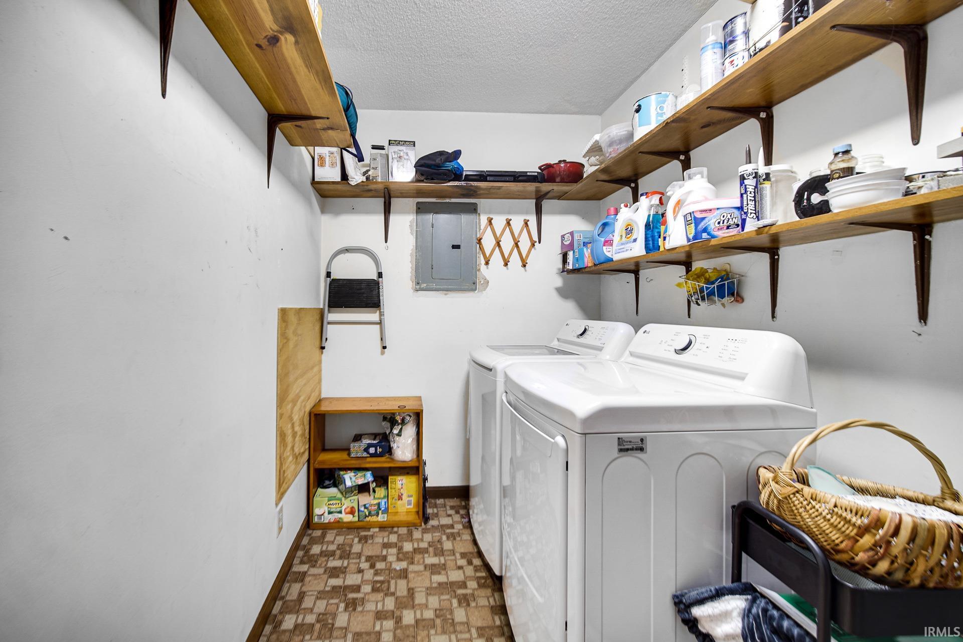 945 West Sanford Drive Rochester, IN 46975 - Photo 9 of 17