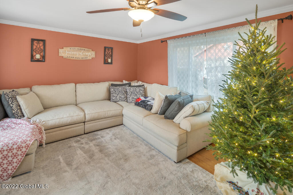 103 Beach Road Halfmoon, NY 12065 - Photo 7 of 25 Interior 03
