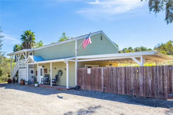 $3,800 | 1720 Vista Del Lago, Unit 2, Fallbrook, CA 92028