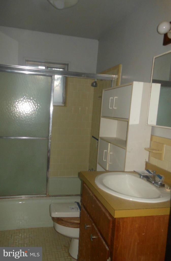 10293 Messick Road Midland, VA 22728 - Photo 4 of 8 Bath