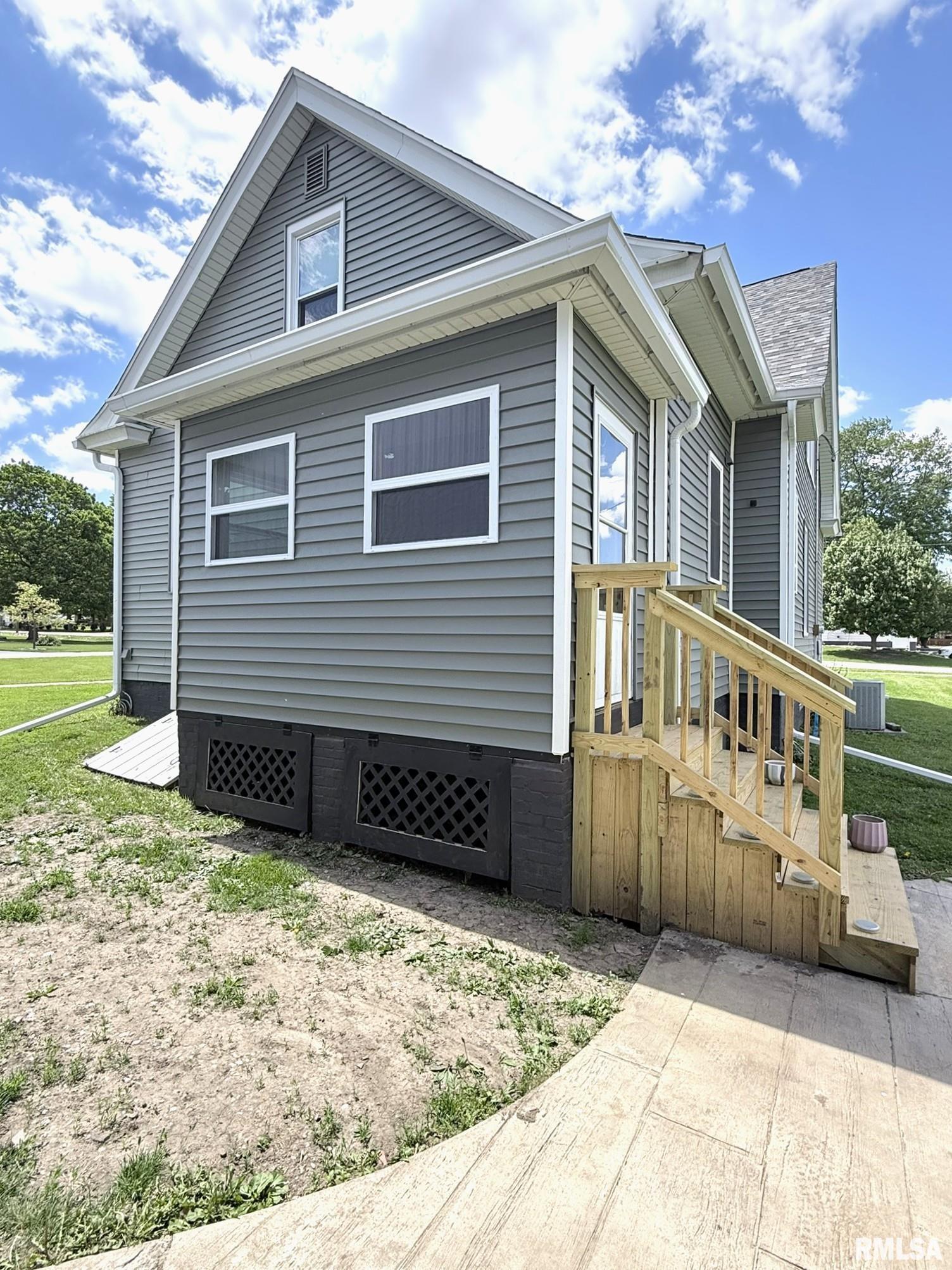 109 East West Street Oneida, IL 61467 - Photo 12 of 69