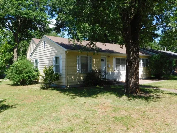 $205,000 | 529 Hobson Place, Pittsburg, KS 66762