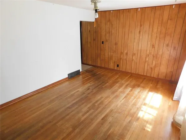 $205,000 | 529 Hobson Place, Pittsburg, KS 66762