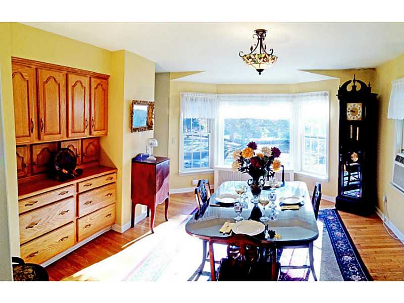 771 Post Road South Kingstown, RI 02879 - Photo 6 of 25 Dining Room.