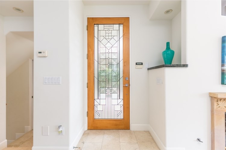 1407 Ocean Avenue Del Mar, CA 92014 - Photo 2 of 9 a view of an entryway with wooden floor