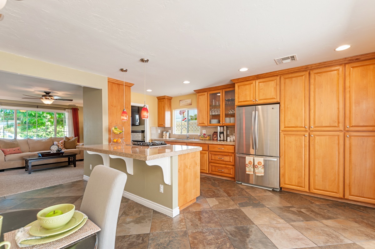 13813 Otis Place Poway, CA 92064 - Photo 5 of 25