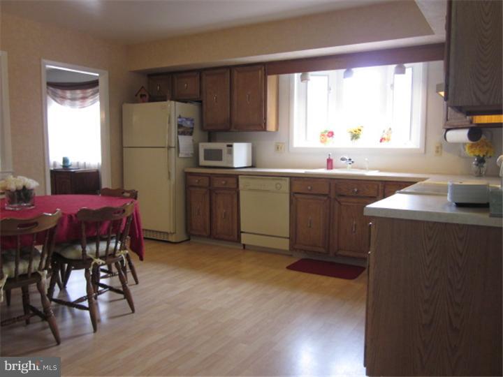 507 Rohach Road Aston, PA 19014 - Photo 2 of 23 Kitchen