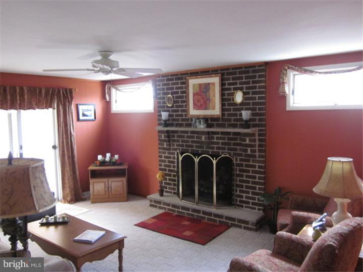 507 Rohach Road Aston, PA 19014 - Photo 3 of 23 Family Room