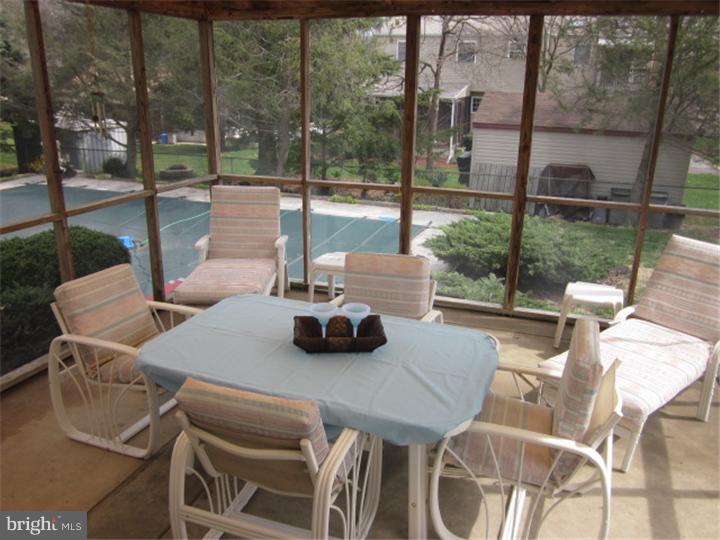 507 Rohach Road Aston, PA 19014 - Photo 4 of 23 Porch