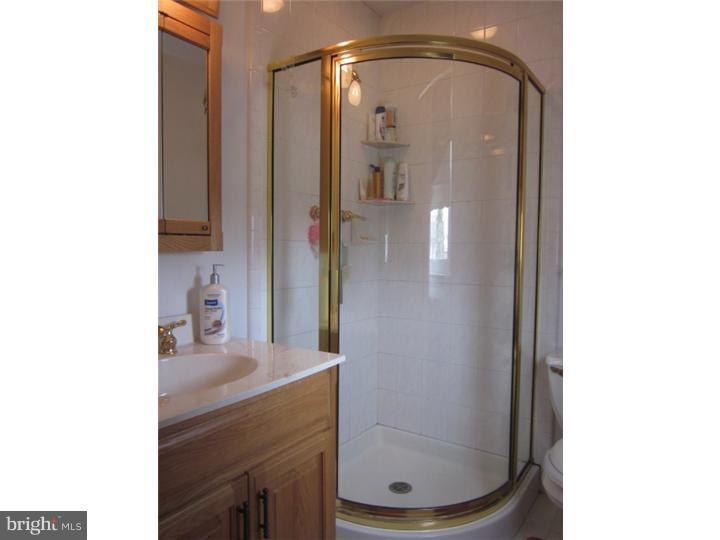 507 Rohach Road Aston, PA 19014 - Photo 10 of 23 Bathroom