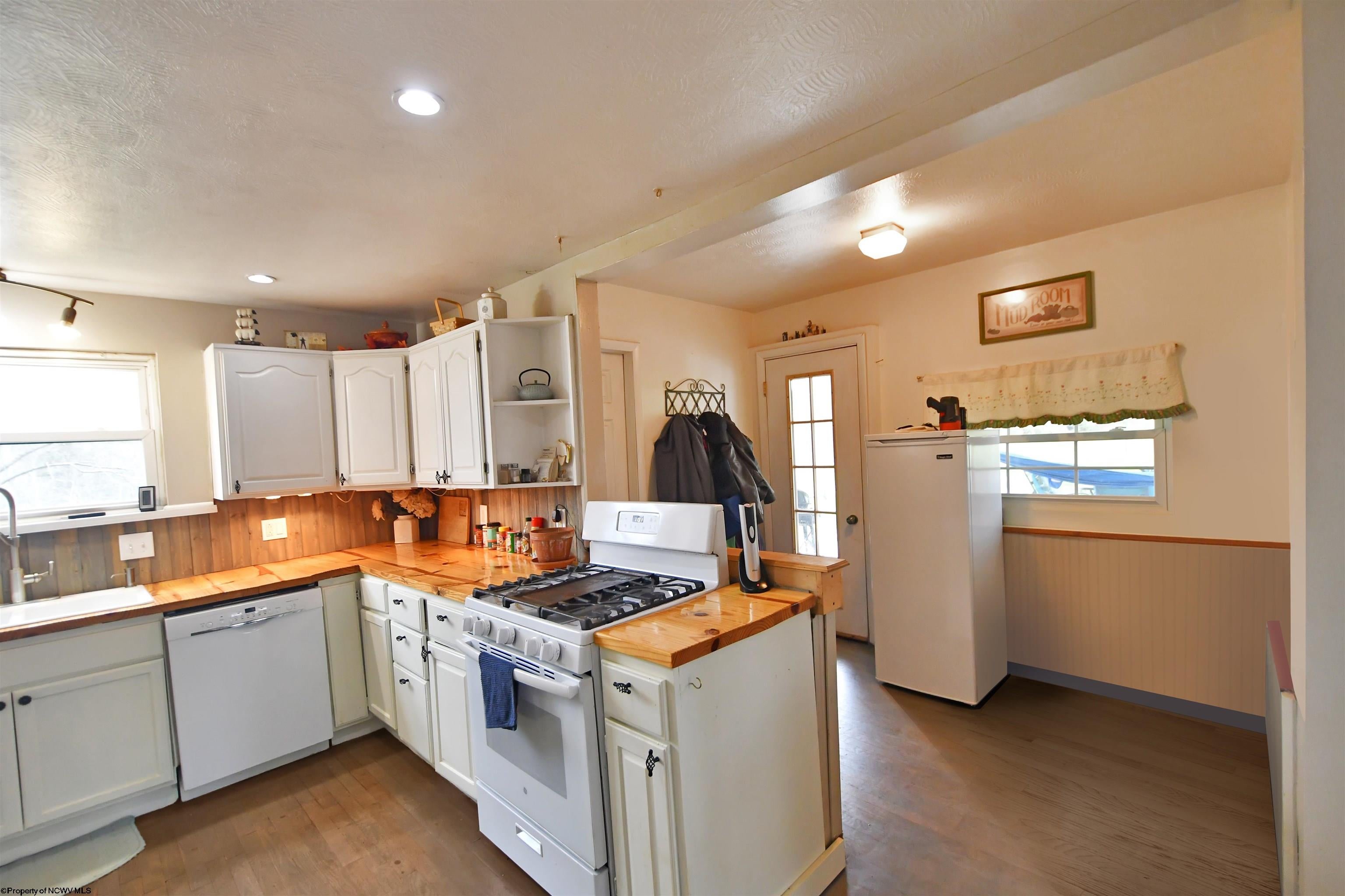3035 Pullman Road Harrisville, WV 26362 - Photo 7 of 30 Gallery Image 7