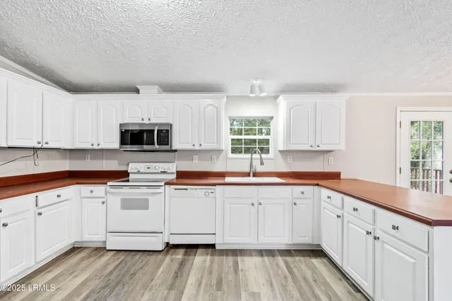 $295,000 | 1611 Carolina Avenue, Unit A, Beaufort, SC 29906