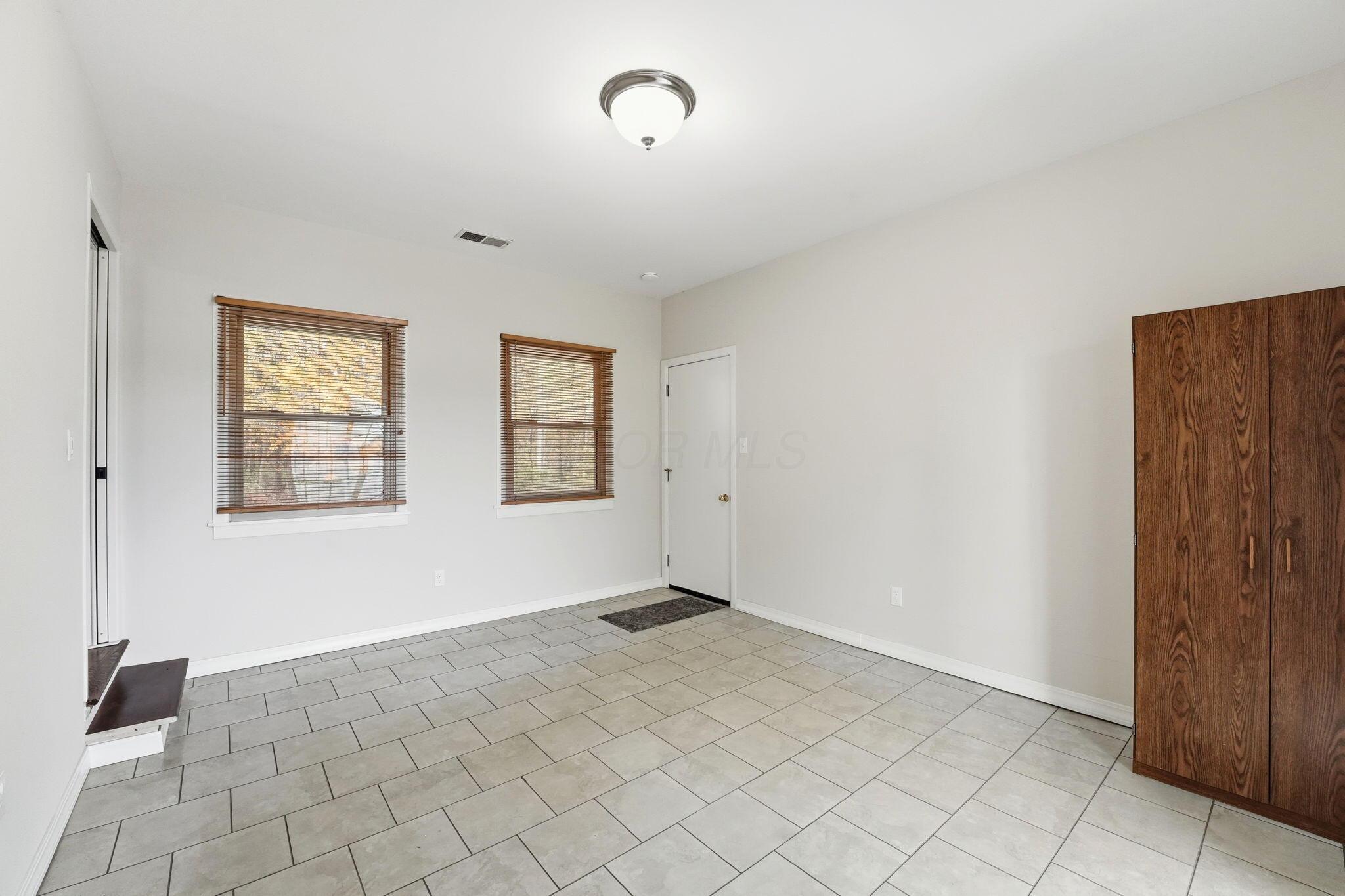 854 South Section Line Road Delaware, OH 43015 - Photo 29 of 60 Breezeway Or Office area