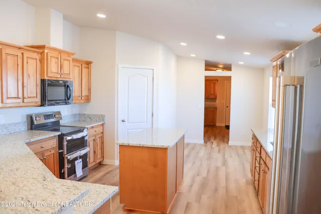 $650,000 | 75 Forty Rod Road, Pinedale, WY 82941