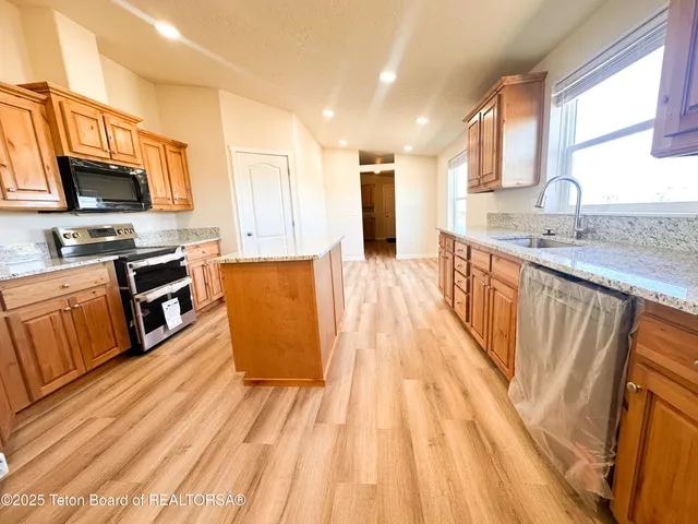 $650,000 | 75 Forty Rod Road, Pinedale, WY 82941