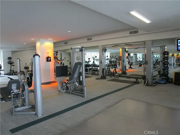 $2,700 | 1234 Wilshire Boulevard, Unit 509, Los Angeles, CA 90017