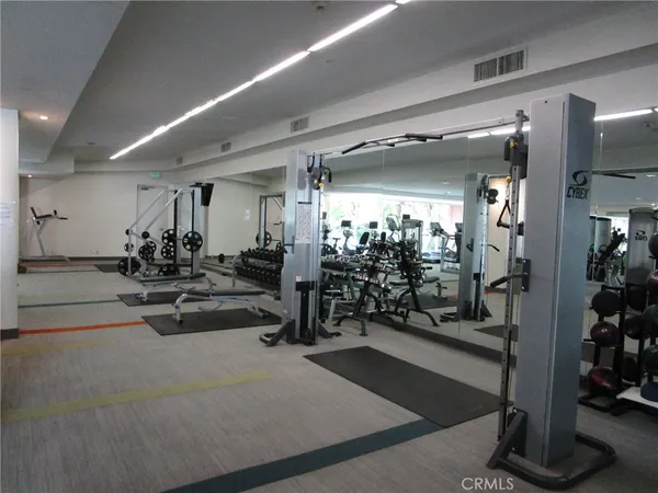 $2,700 | 1234 Wilshire Boulevard, Unit 509, Los Angeles, CA 90017