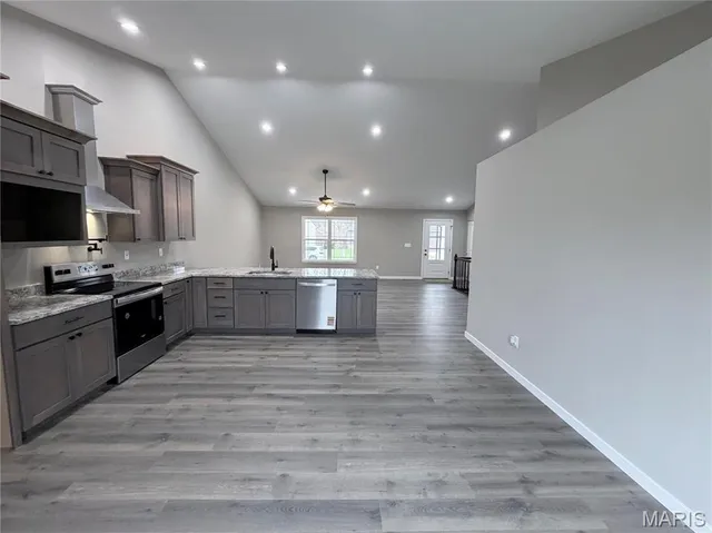 $438,900 | 530 Hickory Knoll Drive, Troy, MO 63379