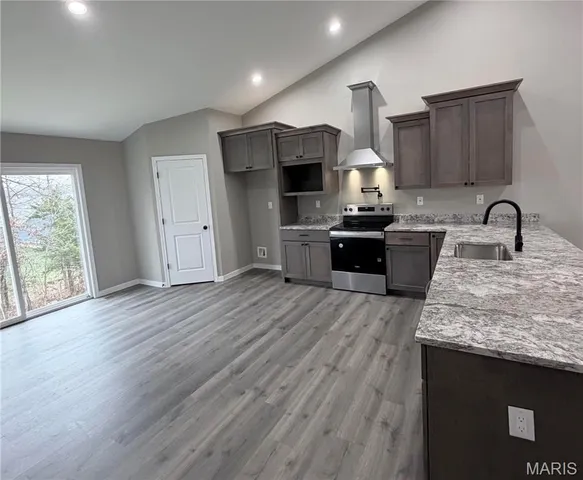 $438,900 | 530 Hickory Knoll Drive, Troy, MO 63379