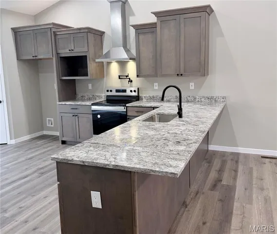 $438,900 | 530 Hickory Knoll Drive, Troy, MO 63379