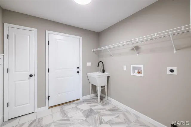 $438,900 | 530 Hickory Knoll Drive, Troy, MO 63379