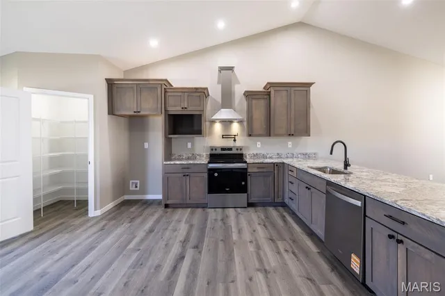 $438,900 | 530 Hickory Knoll Drive, Troy, MO 63379