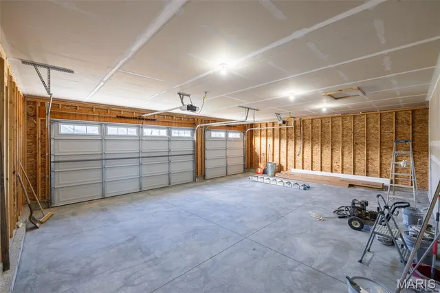 $438,900 | 530 Hickory Knoll Drive, Troy, MO 63379