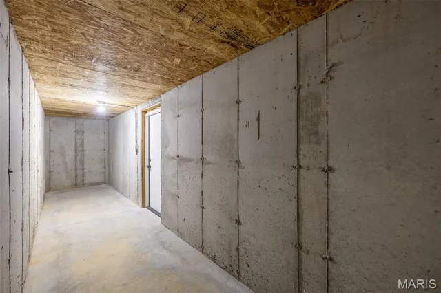 $438,900 | 530 Hickory Knoll Drive, Troy, MO 63379