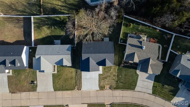 $438,900 | 530 Hickory Knoll Drive, Troy, MO 63379